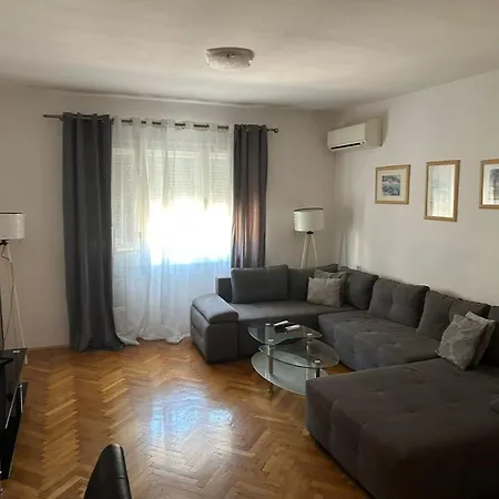 In Center Apartment *